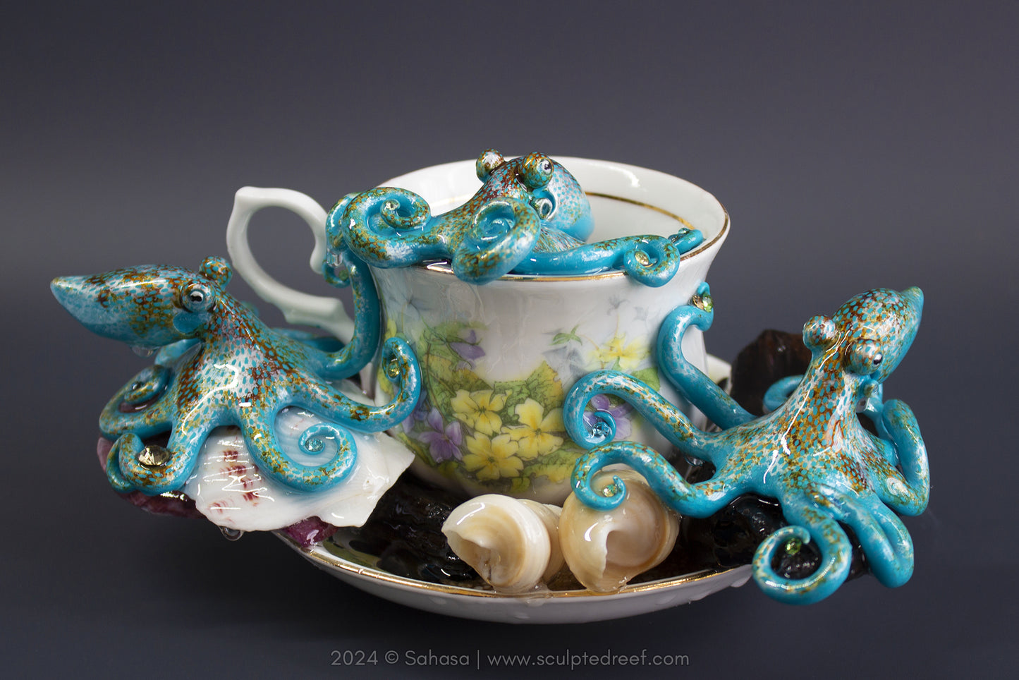 No.40 OCTOPUS GARDEN V - Octopus Tea Cup Signature Series - Caribbean Reef Octopus Sculptures