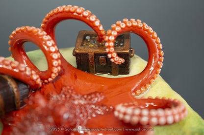 GIANT PACIFIC OCTOPUS - 145 x 145 x 60mm - Giant Pacific Octopus Sculpture