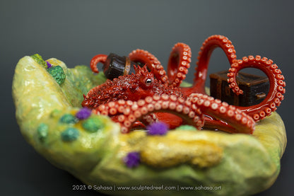 GIANT PACIFIC OCTOPUS - 145 x 145 x 60mm - Giant Pacific Octopus Sculpture