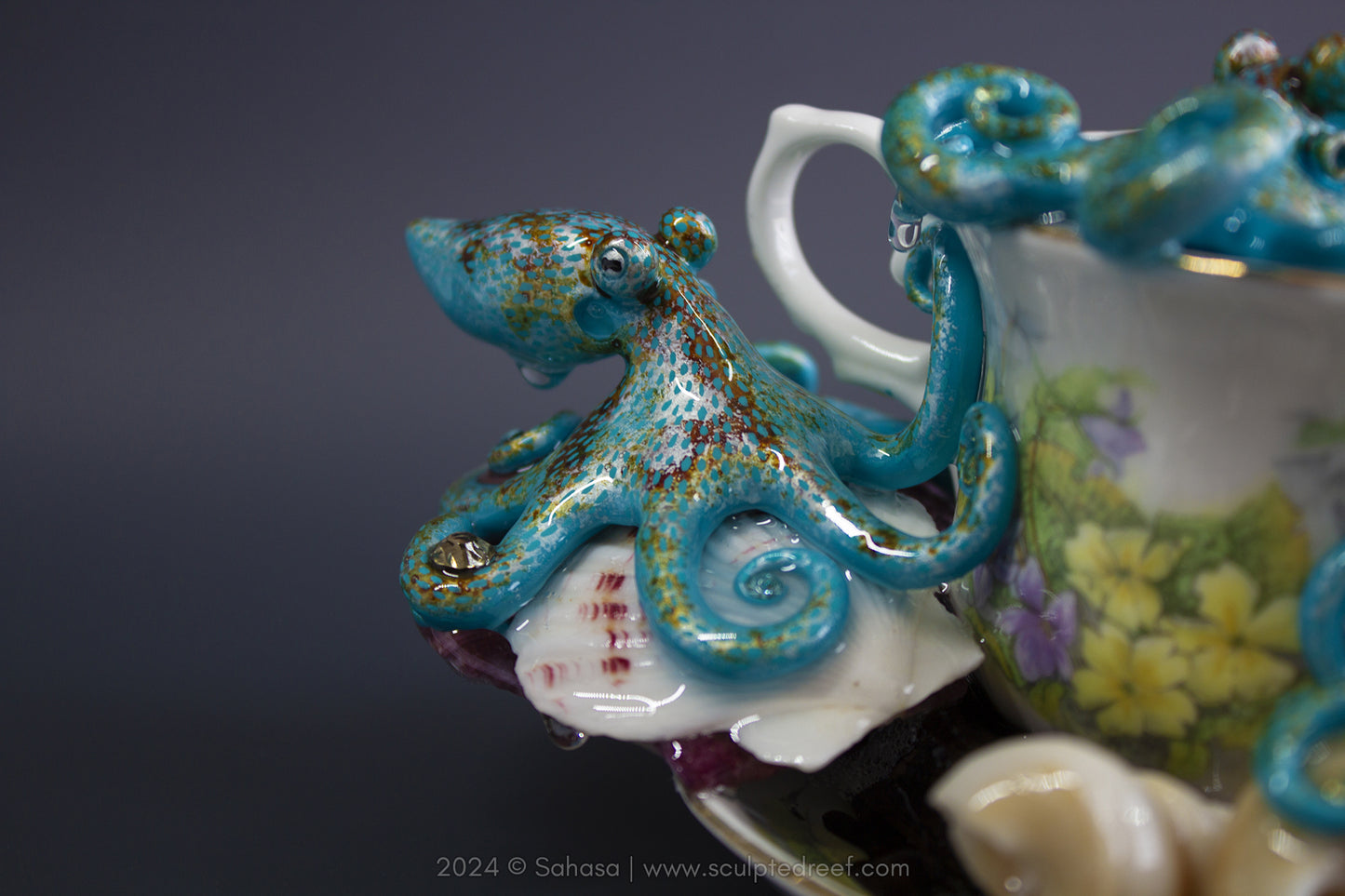 No.40 OCTOPUS GARDEN V - Octopus Tea Cup Signature Series - Caribbean Reef Octopus Sculptures