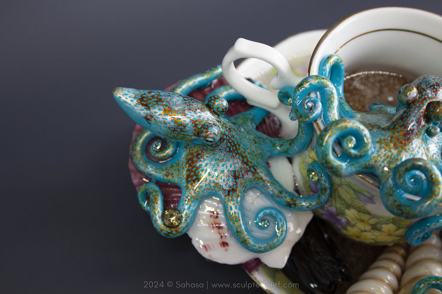 No.40 OCTOPUS GARDEN V - Octopus Tea Cup Signature Series - Caribbean Reef Octopus Sculptures