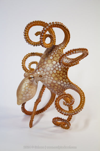 MAKANA - 70 x 145 x 145mm - OOAK Day Octopus Sculpture with separate Agate base