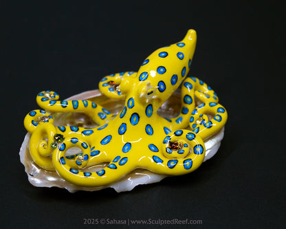ZANTHA - Shelltopus - OOAK Blue Ringed Octopus Sculpture
